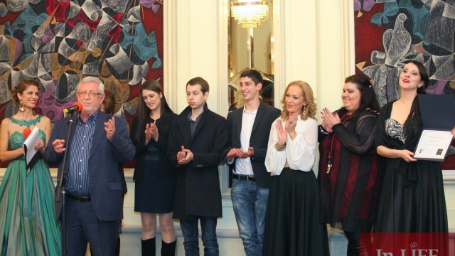 ВУЗФ и ВИЗА Клуб отличиха първите студенти, подкрепени от благотворителната програма „Бизнес и образование – ръка за ръка“