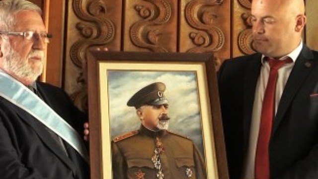 Ректорът на ВУЗФ, доц. д-р Григорий Вазов, беше удостоен със званието “Почетен гражданин на Община Сопот”
