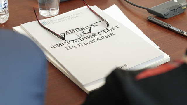 Ролята на фискалната политика за генериране на стабилност и устойчив икономически растеж обсъдиха участниците в международна конференция, организирана от Фискалния съвет на България
