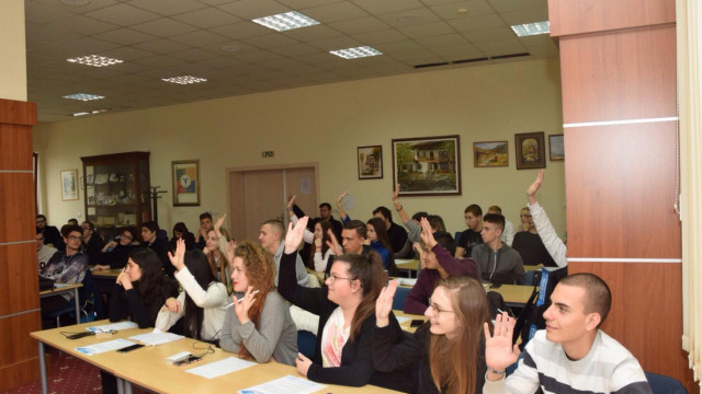 Финансова академия за ученици на ВУЗФ