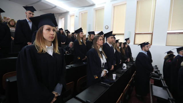 С тържествена церемония ВУЗФ изпрати випуск 2022